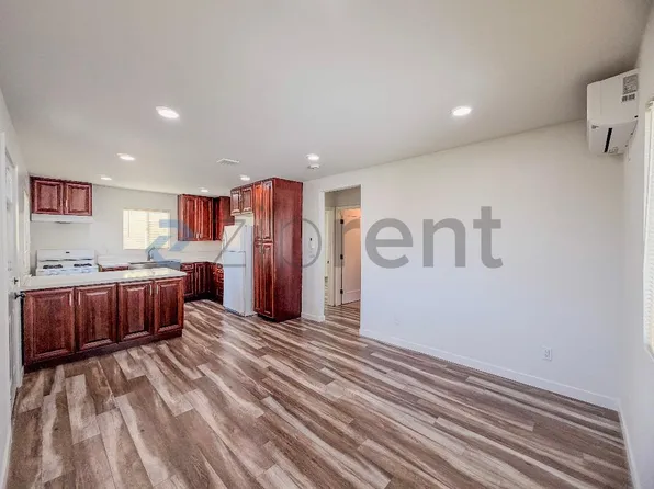 145 E 97th St, Los Angeles, CA 90003