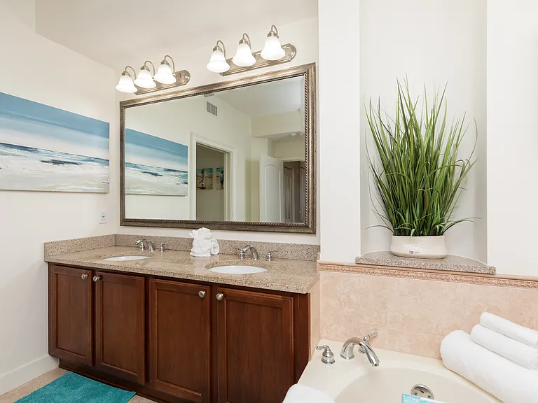 102 Yacht Harbor Dr #468 — Photo 19