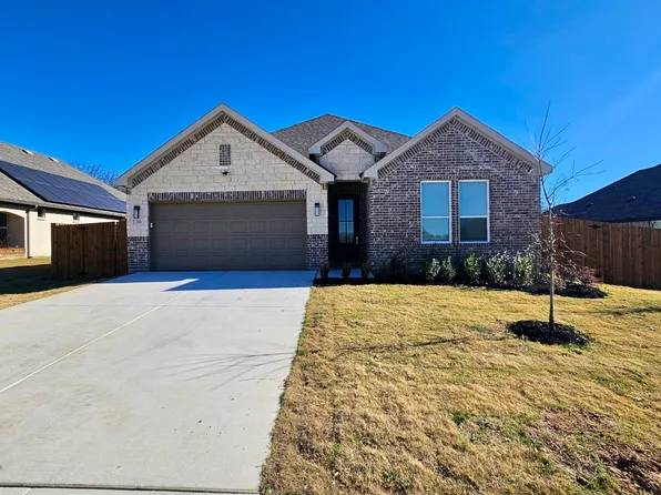 136 Rosemary Dr, Azle, TX 76020