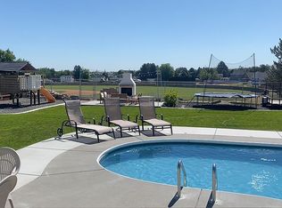 3045 Escolar Rd, Kennewick, WA 99338