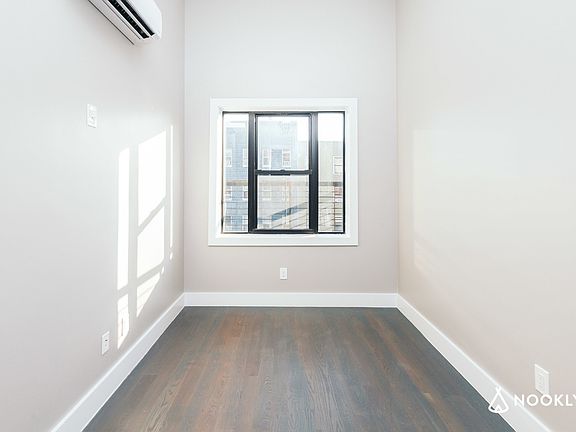 4th image of 241 Montrose Ave #3C