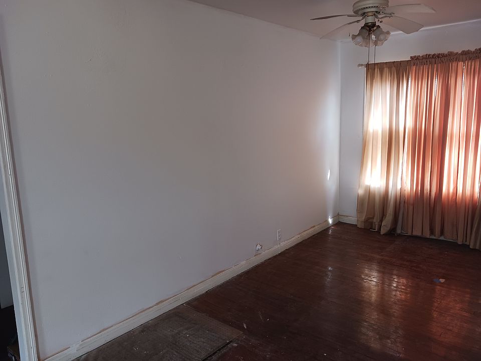 2nd image of 4425 N Cornelia Cir