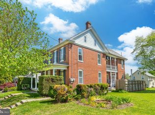 319 N Broad St, Lititz, PA 17543