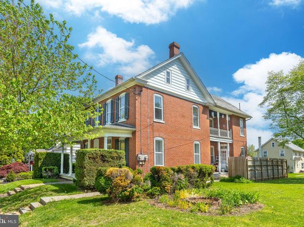 319 N Broad St, Lititz, PA 17543
