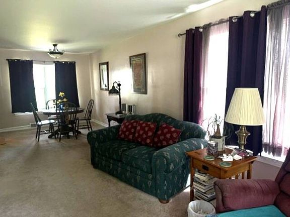 3rd image of 517 College Manor Pl