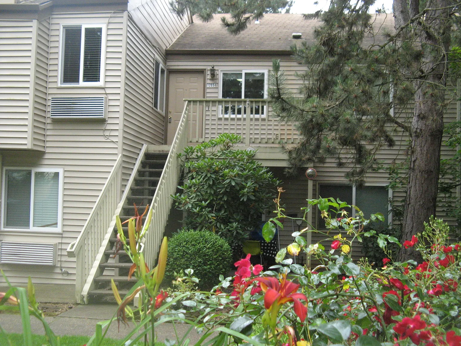 12054 SW Conestoga Dr photo 1