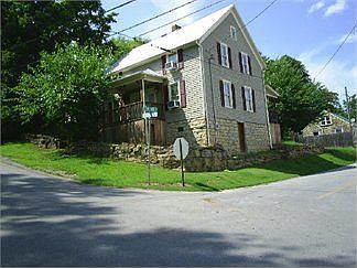 1st image of 202 W Columbia Ave
