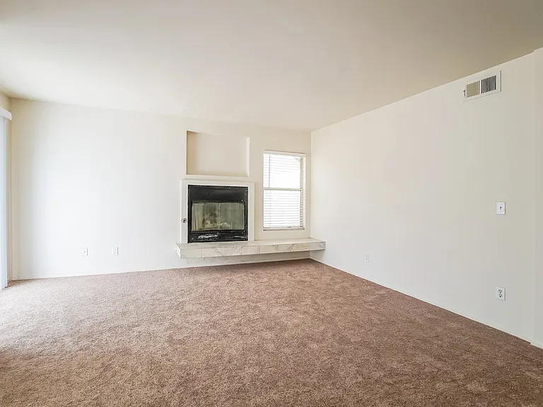 5316 Gardendale Ln — Photo 6