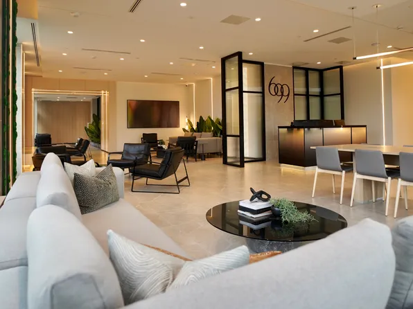 699 Sheppard Ave E, Toronto, ON