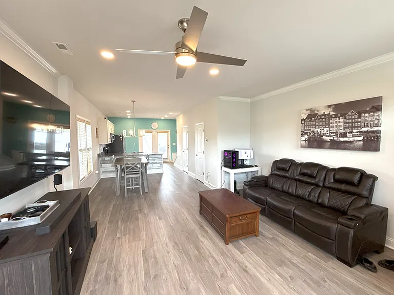 812 Moen Pl #A — Photo 5