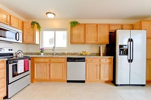 3rd image of 271 Sweetwood St