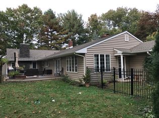 26 Edgewood Dr, Cherry Hill, NJ 08003