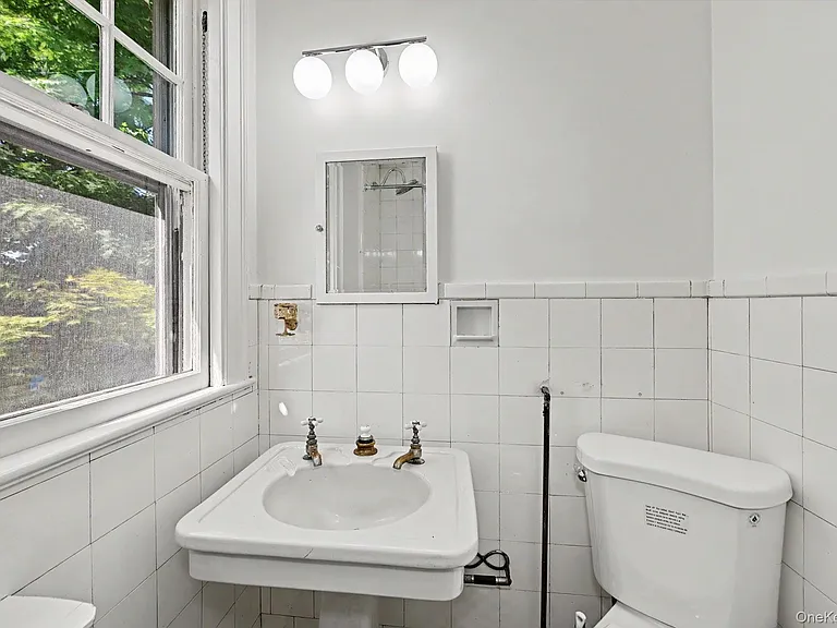 53 Cortlandt Ave — Photo 16