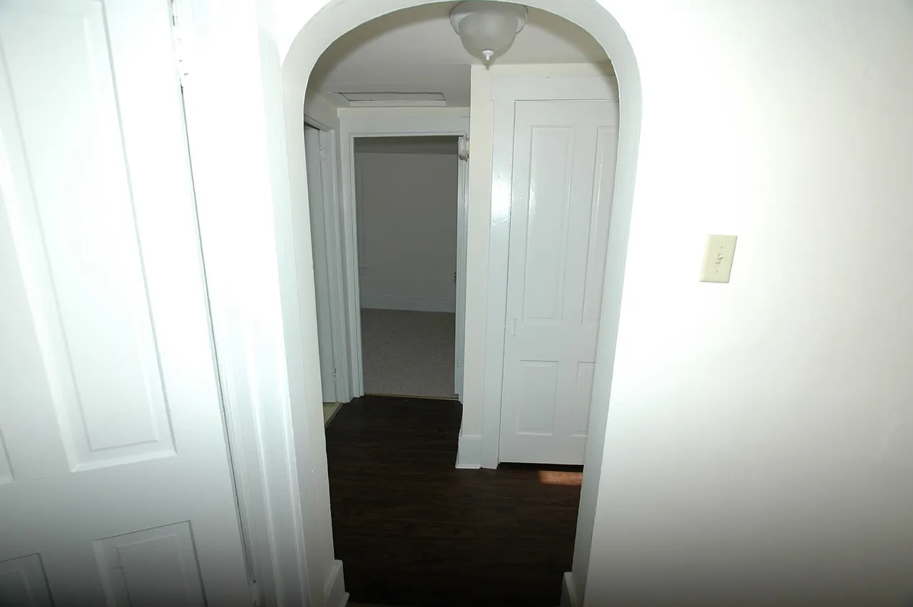 2 bed, 700 sqft, $925 — Photo 3