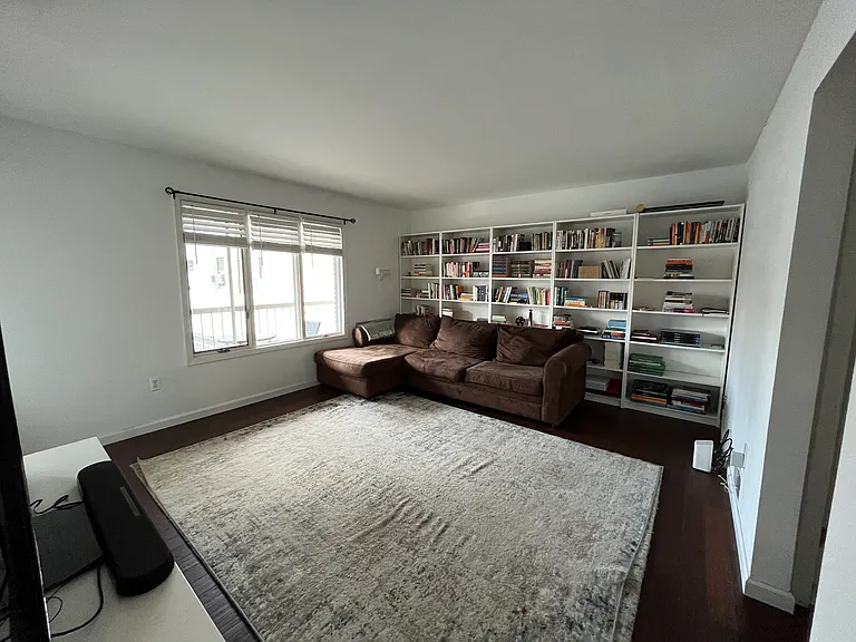 92 Mozart St #A — Photo 1