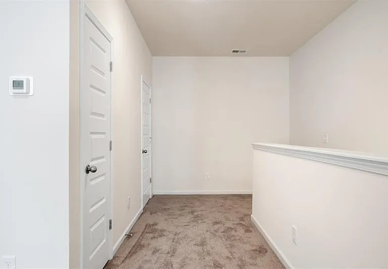 196 Marion Dr — Photo 9