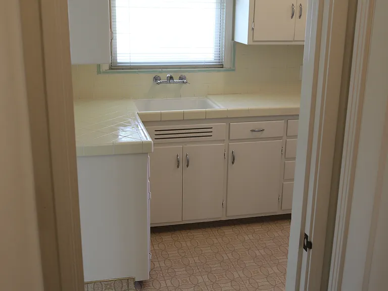 3729 Mosswood Dr — Photo 11