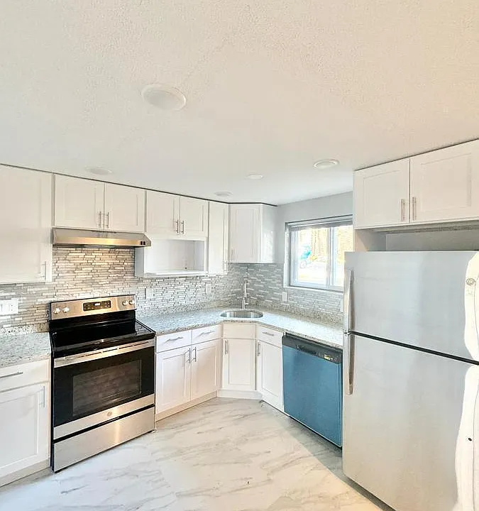 52 Perry Hill Rd #3E
