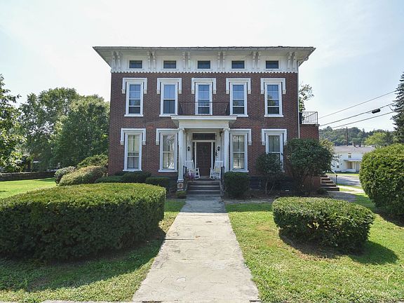 2nd image of 440-444 W Main St Room Bm440