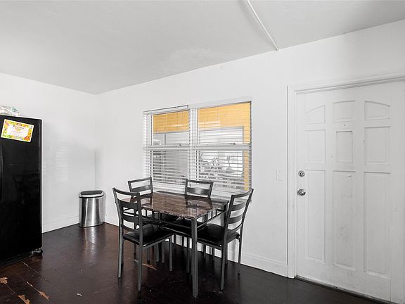 4th image of 1100 NE 9th Avenue #107