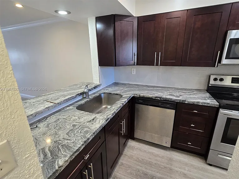 4020 Del Rio Way #720 — Photo 19