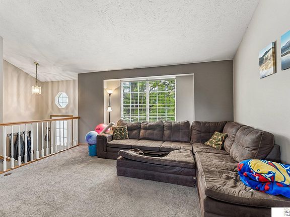 4th image of 14664 Meredith Ave