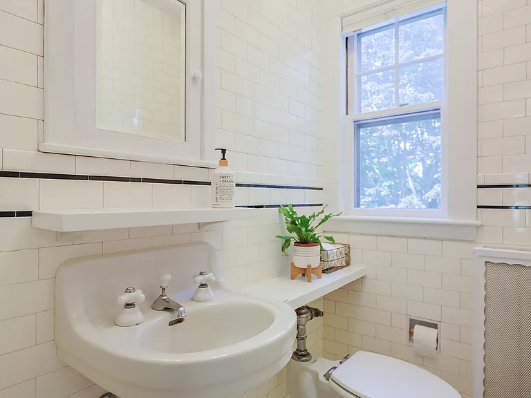 27 Chesterfield Rd — Photo 12