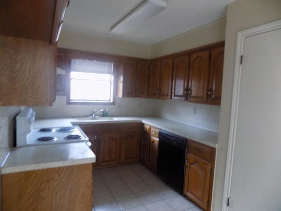 4th image of 3504 Skyline Dr
