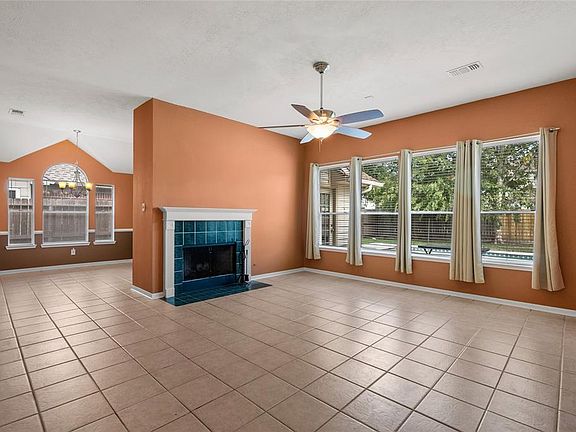 3rd image of 206 Chariss Glen Drive