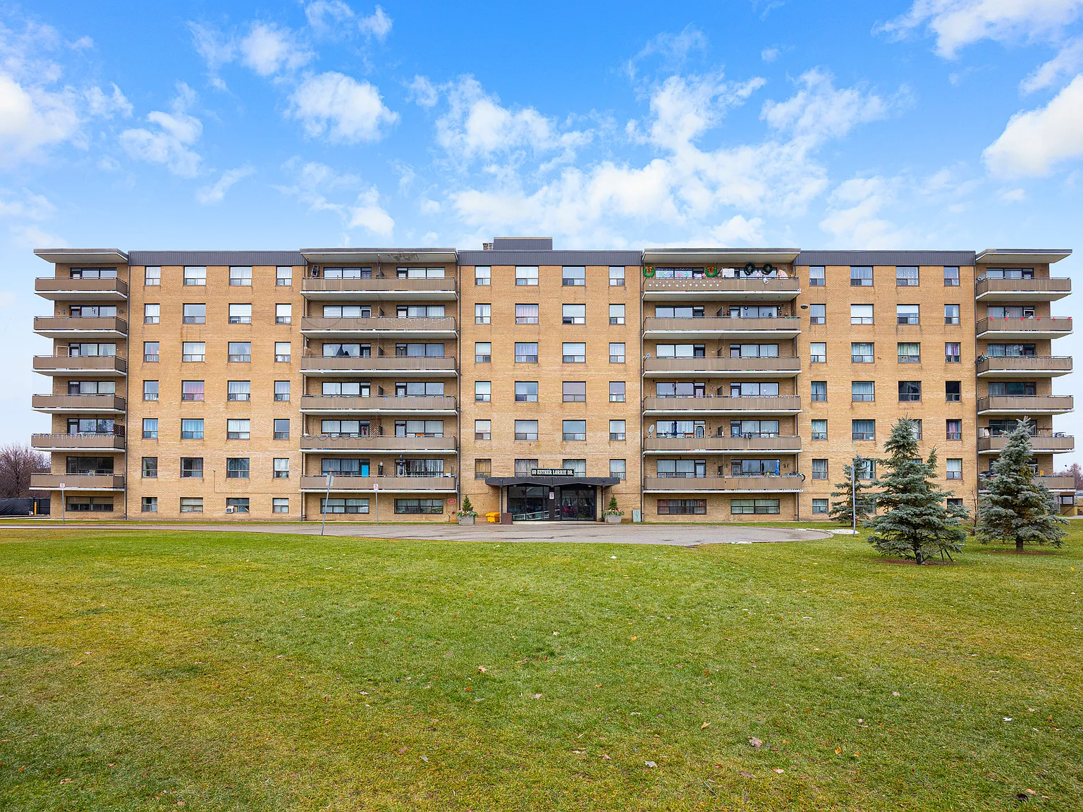 60 Esther Lorrie Drive — Photo 3