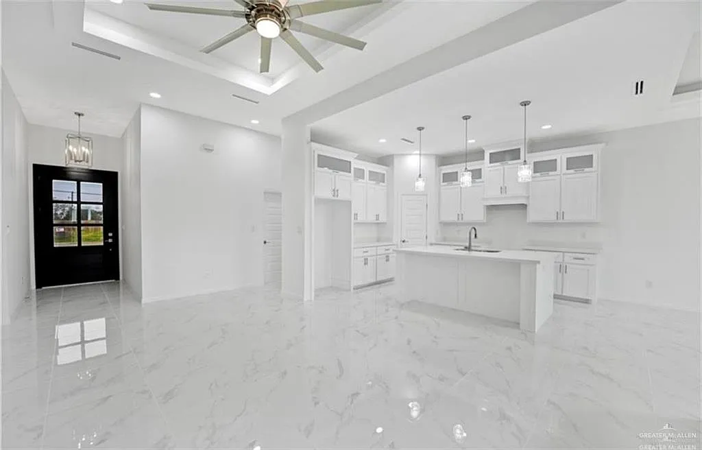 4 bed, 3.0 bath, 1848 sqft, $2,400 — Photo 4