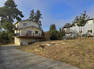 616 Pacific Ave, Brookings, OR 97415