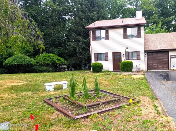 13 Wren Way, Howell, NJ 07731