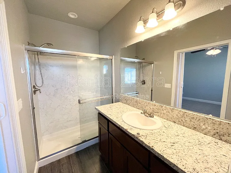 552 Granada Ct — Photo 14