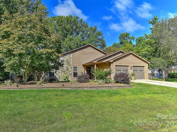 6901 Whipps Cross Ct, Charlotte, NC 28277