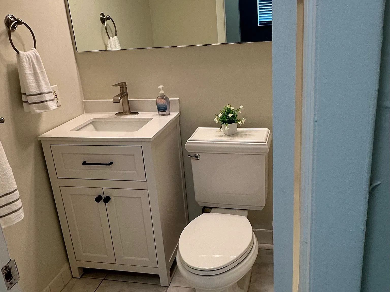 2 bed, 1.5 bath, 800 sqft, $1,700 — Photo 2