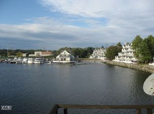 525 Popes Island Rd, Milford, CT 06461