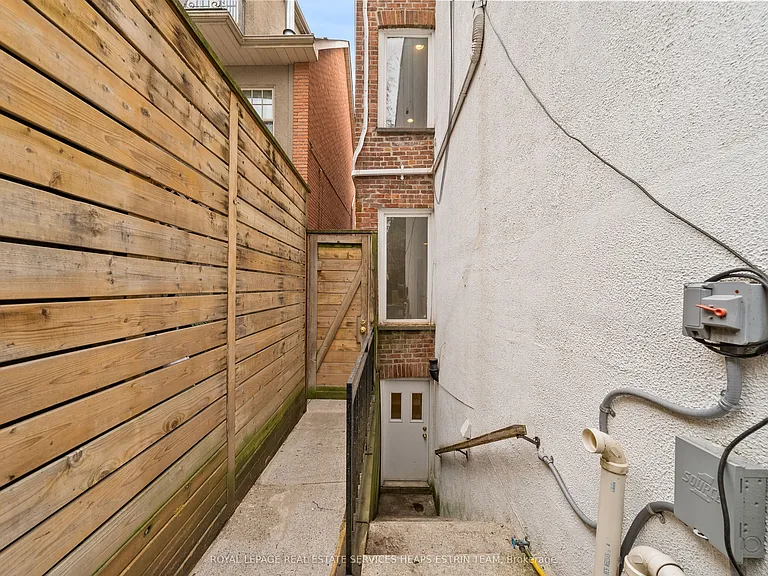 10 Gibson Ave — Photo 48