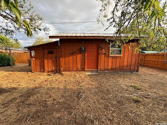 4th image of 613 VAL VERDE DR