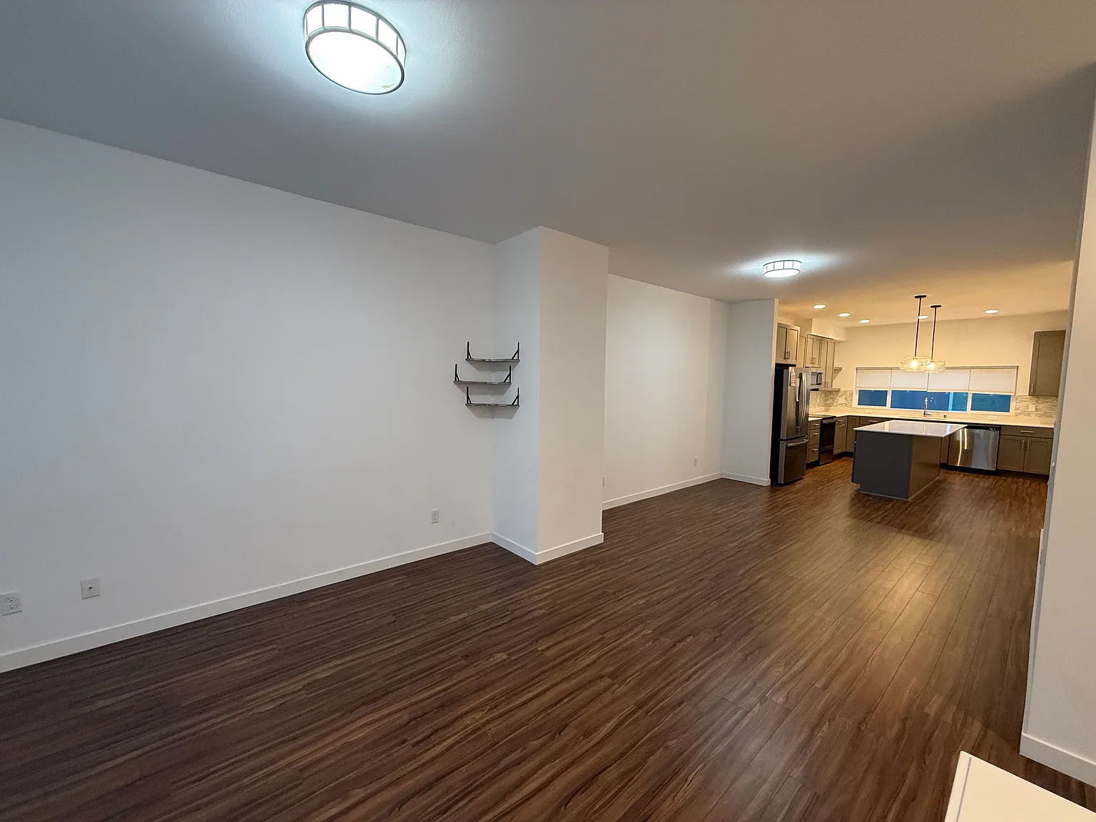 2 bed, 2.5 bath, 1750 sqft, $3,350 — Photo 3