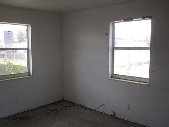 5th image of 1527 NW 7th St