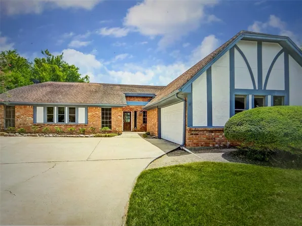 3931 Pleasant Valley Dr, Missouri City, TX 77459