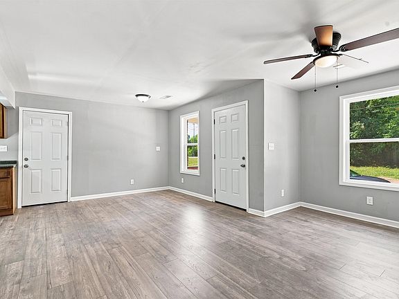 3rd image of 54 Jones Ave