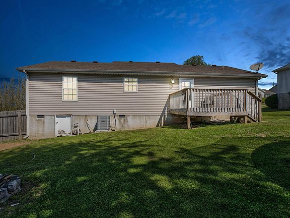5th image of 861 Thorn Trace Dr