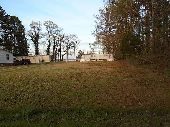 3rd image of 119 River Ln