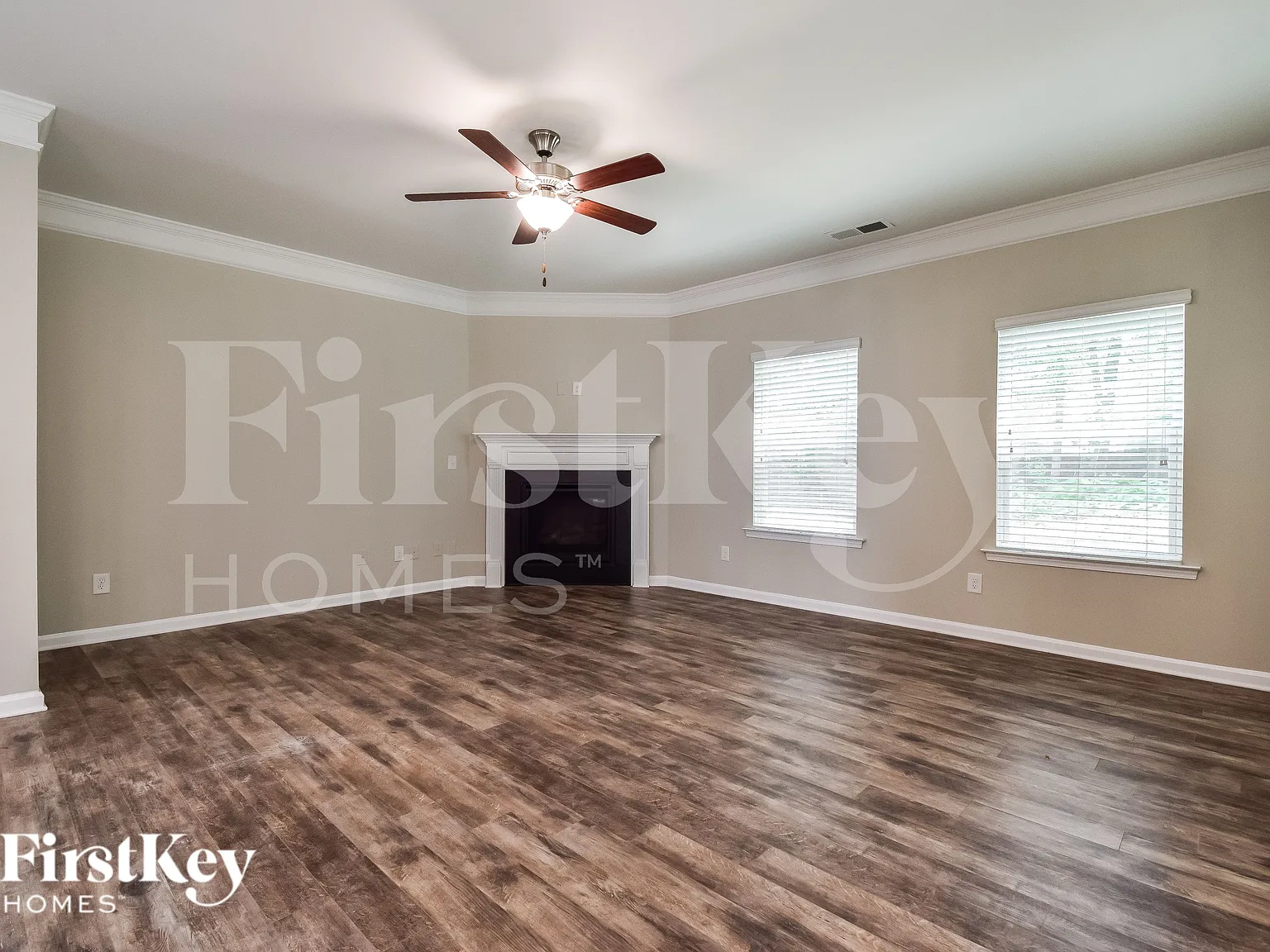 3 bed, 3.0 bath, 2086 sqft, $2,405 — Photo 2