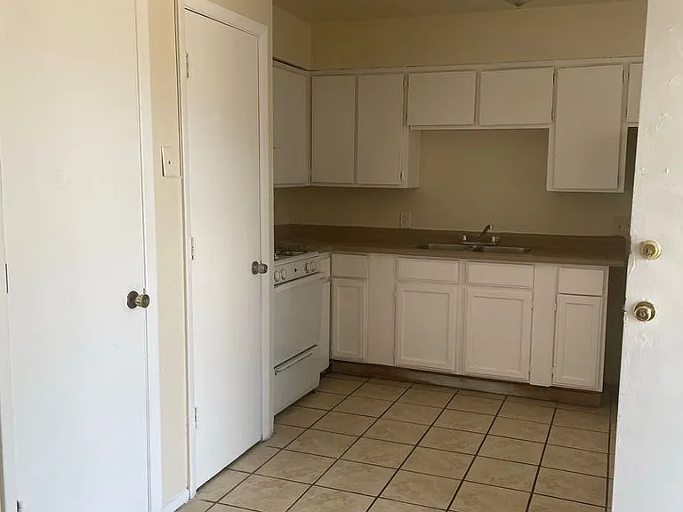 312 Charleston St NE — Photo 6
