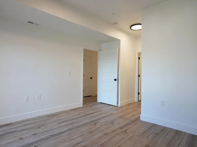 2150 S Main St #314 — Photo 7