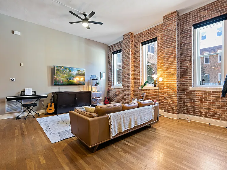 2525 College St #1105 — Photo 6