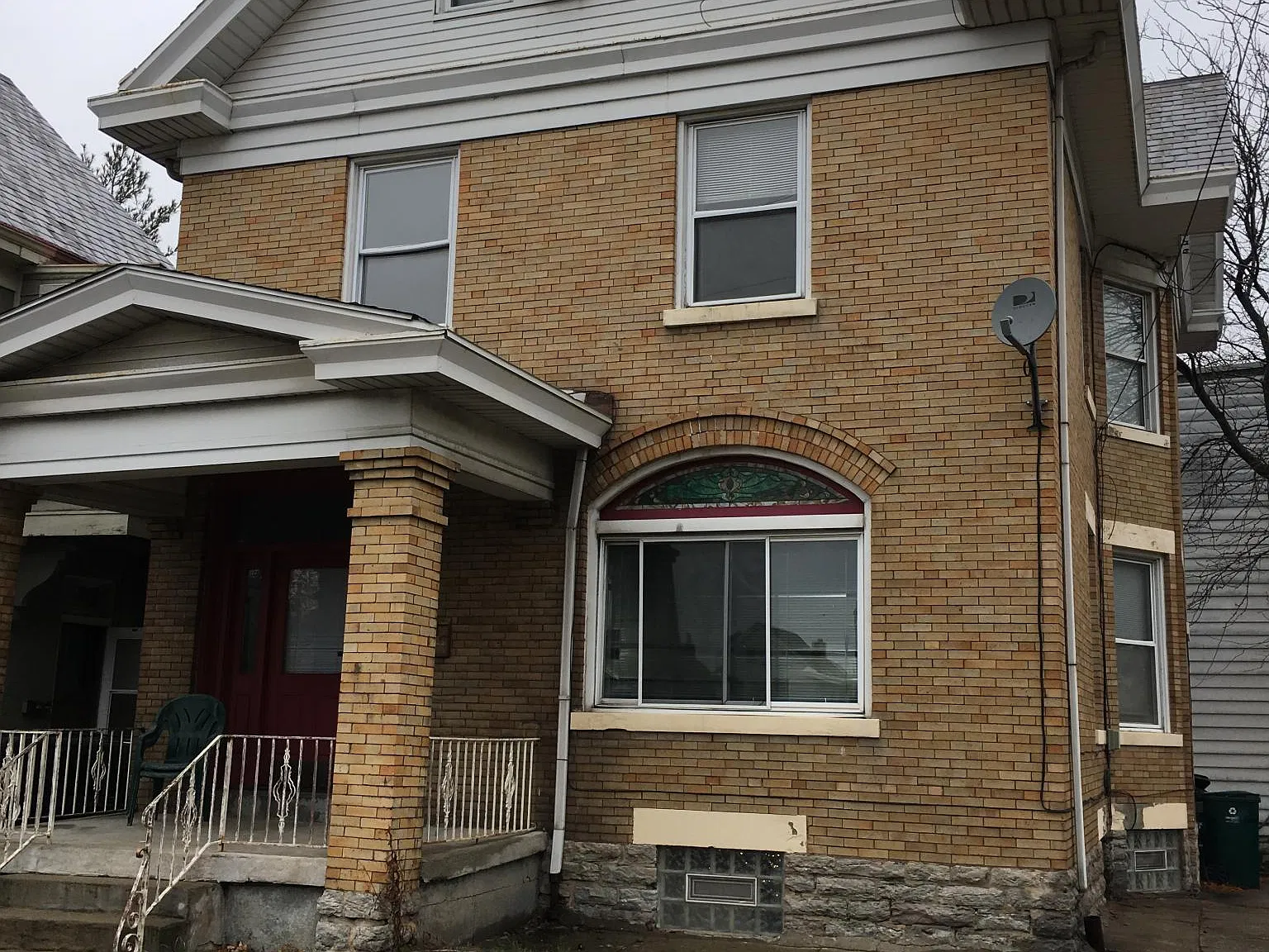 5 bed, 2262 sqft, $3,300 — Photo 1